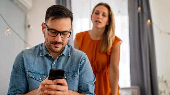 «Жена следит за мной с помощью камеры на пылесосе. Кажется, у нас проблемы с доверием»