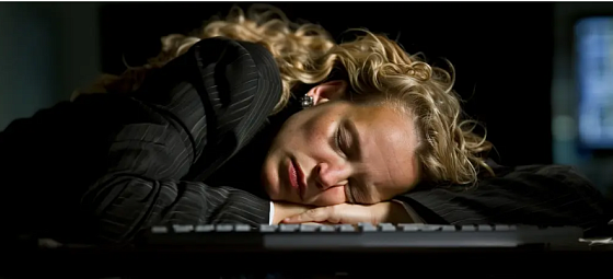 Кто такие трудоголики и чем они опасны для компании?